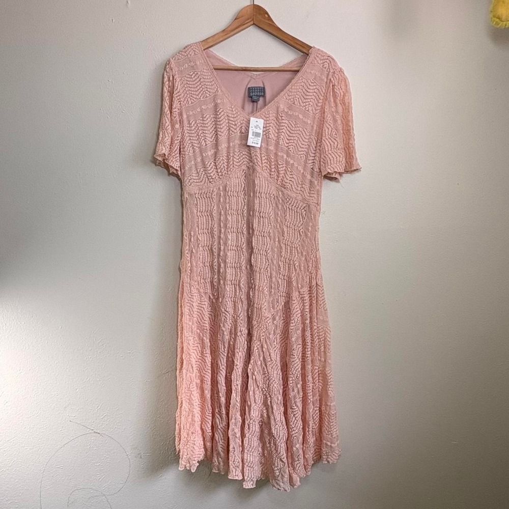 Rabbit Designs Crochet Lace Dusty Pink Size 14 NWT Flowy V-Neck